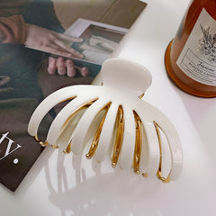 Trendy Hair Claw for Volume
