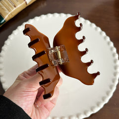 Chic Gold-Highlighted Hair Claw Clip