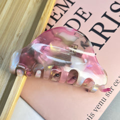 Chic Gold-Highlighted Hair Claw Clip