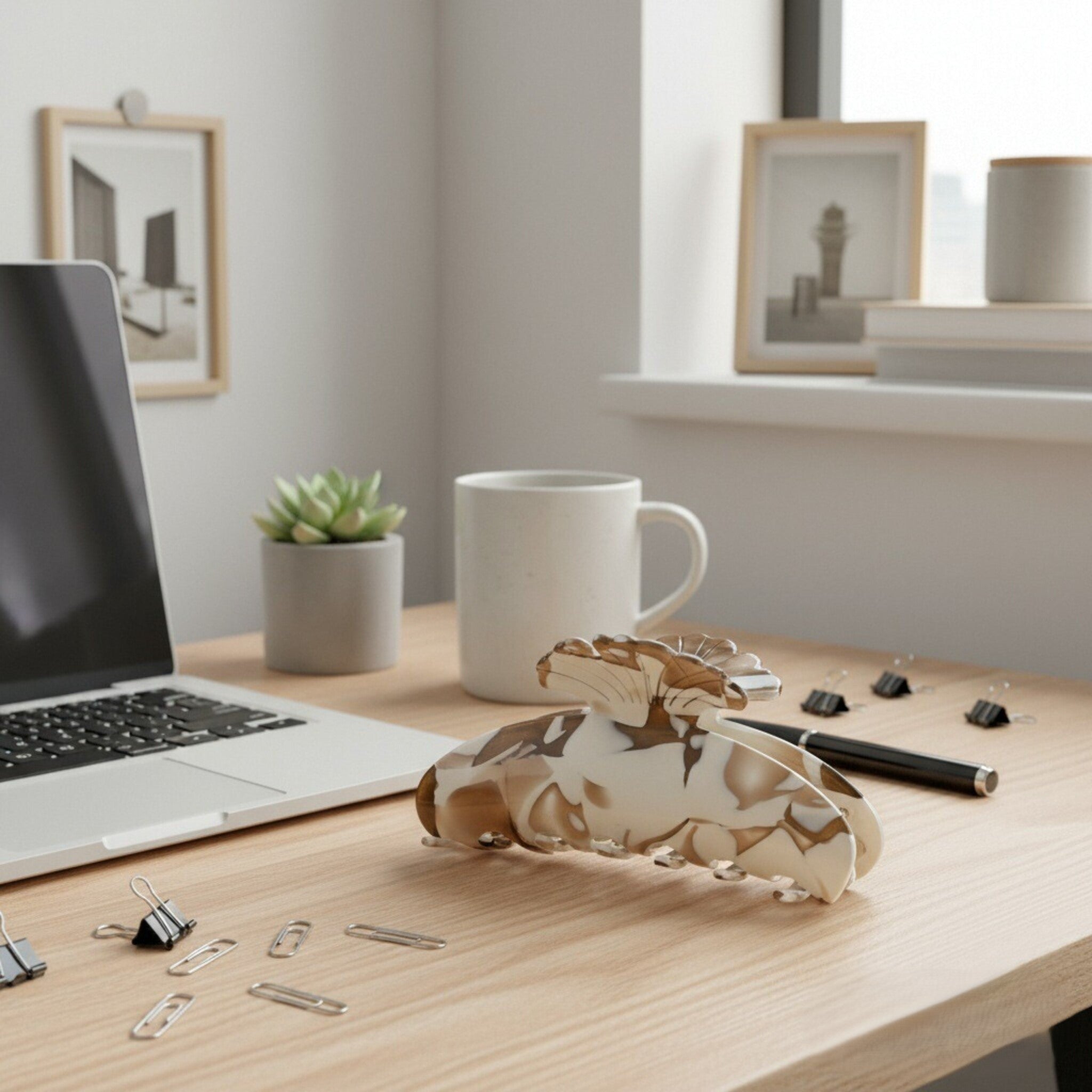 Elegant Creamy Coffee Hair Claw - Maple Leaf Large
