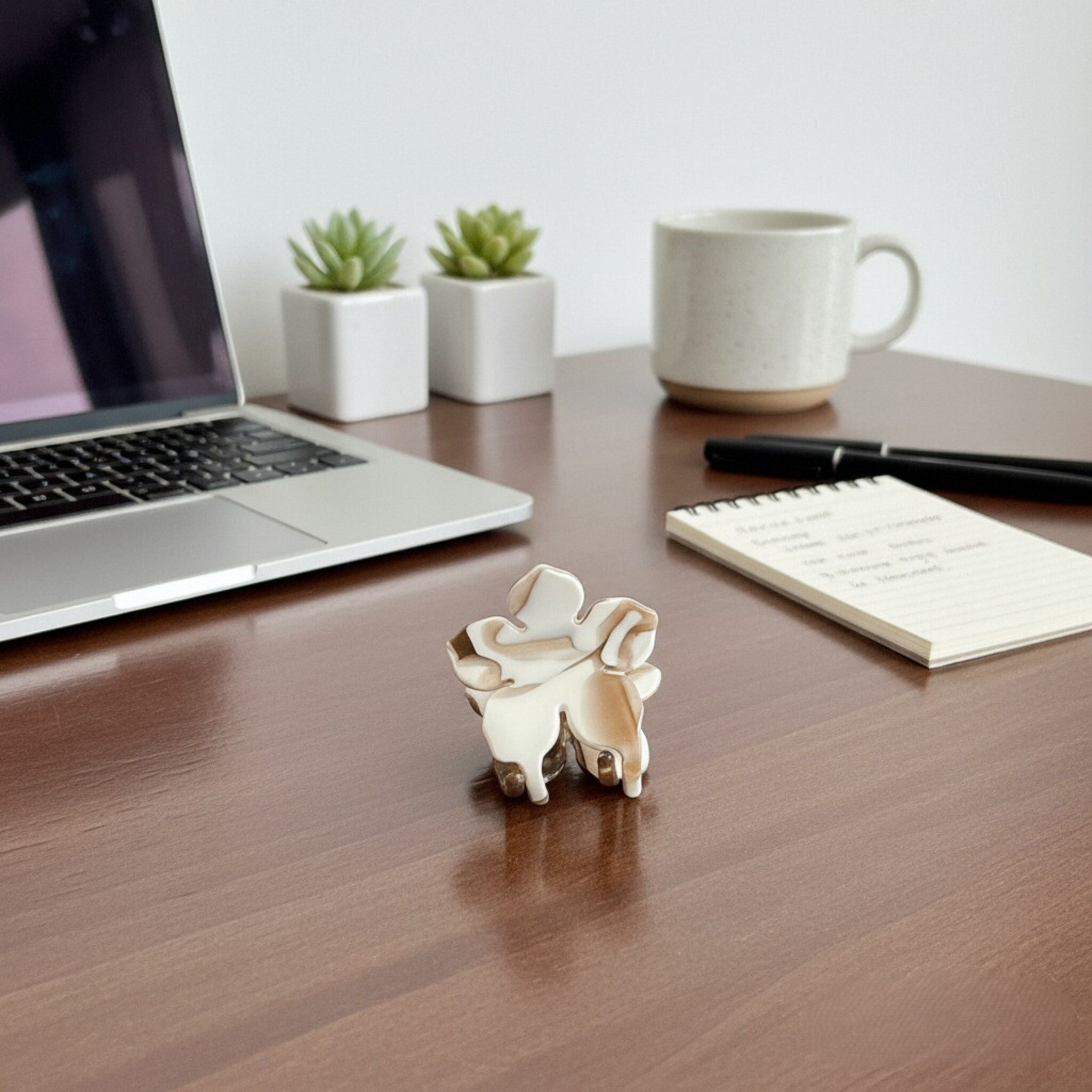 Elegant Creamy Coffee Hair Claw - Flower Mini