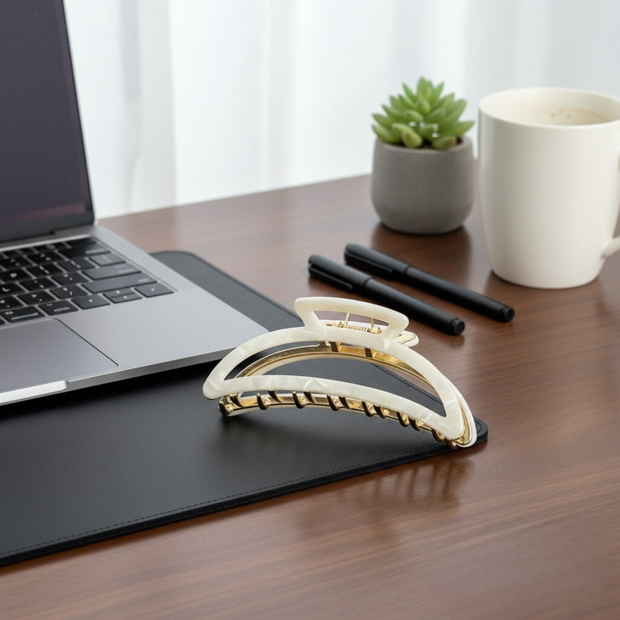 Trendy Acetate Hair Clamps - Crescent Moon